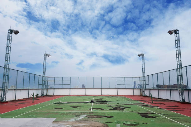 Construction d'un terrain de tennis à Toulon